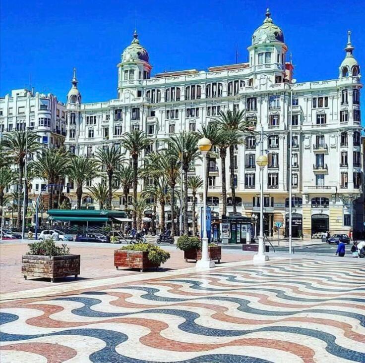 Alicante centre ,Plage et Quartier animé,Wifi Clim Exterior foto